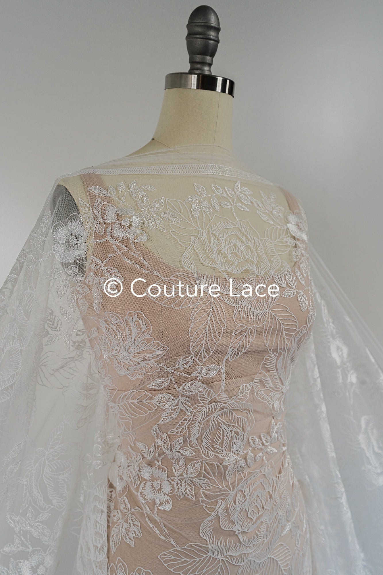 Floral bridal lace off-white/ bridal lace fabric/ floral wedding lace/ couture lace// L23-662