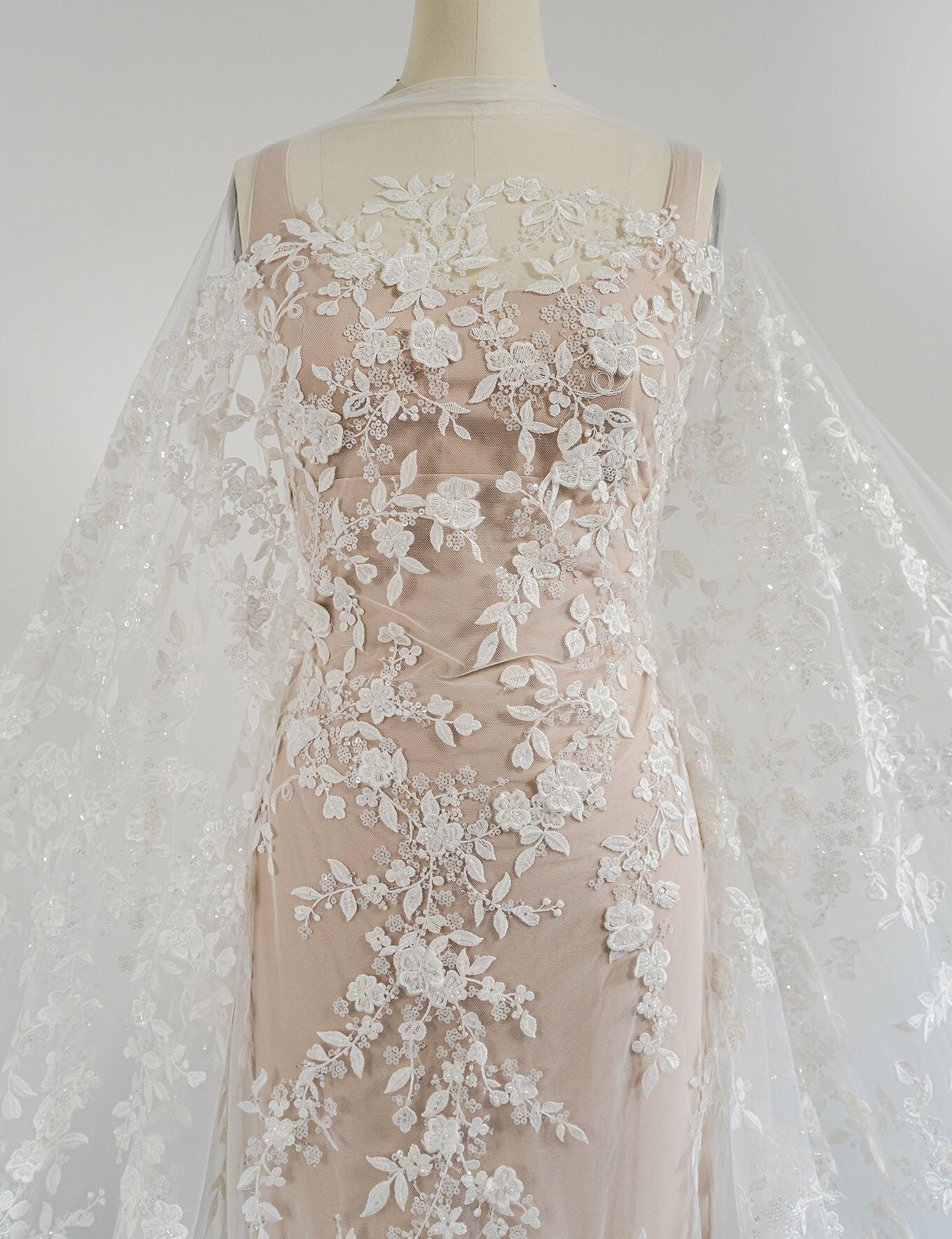 3D Blumen Spitzenstoff/ Braut Spitzenstoff/ romantischer Blumen Spitzenstoff mit 3D Blumen/ Hochzeit Spitzenstoff// L23-654