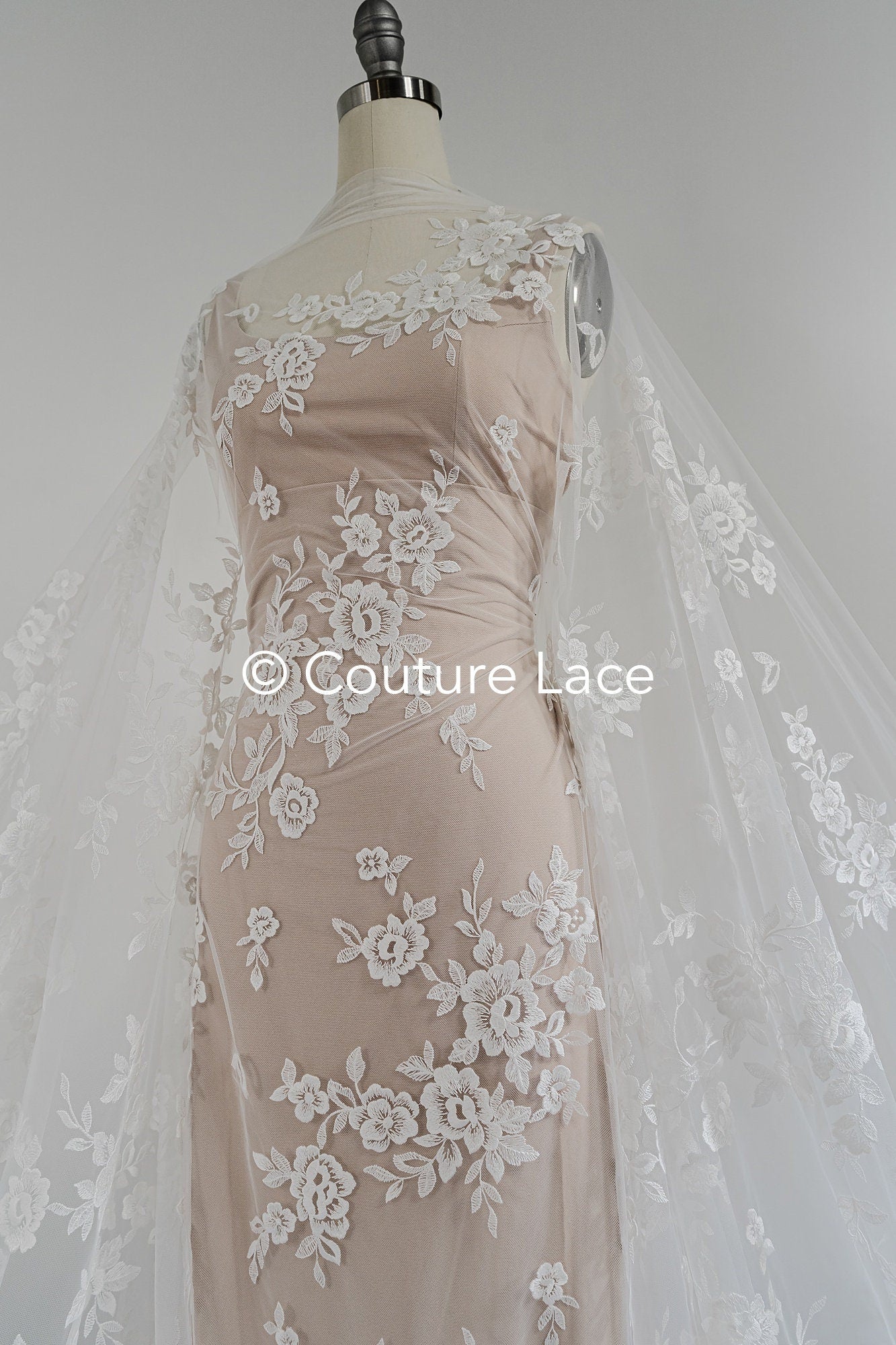 Floral bridal lace off-white/ bridal lace fabric/ floral wedding lace/ couture lace// L23-658