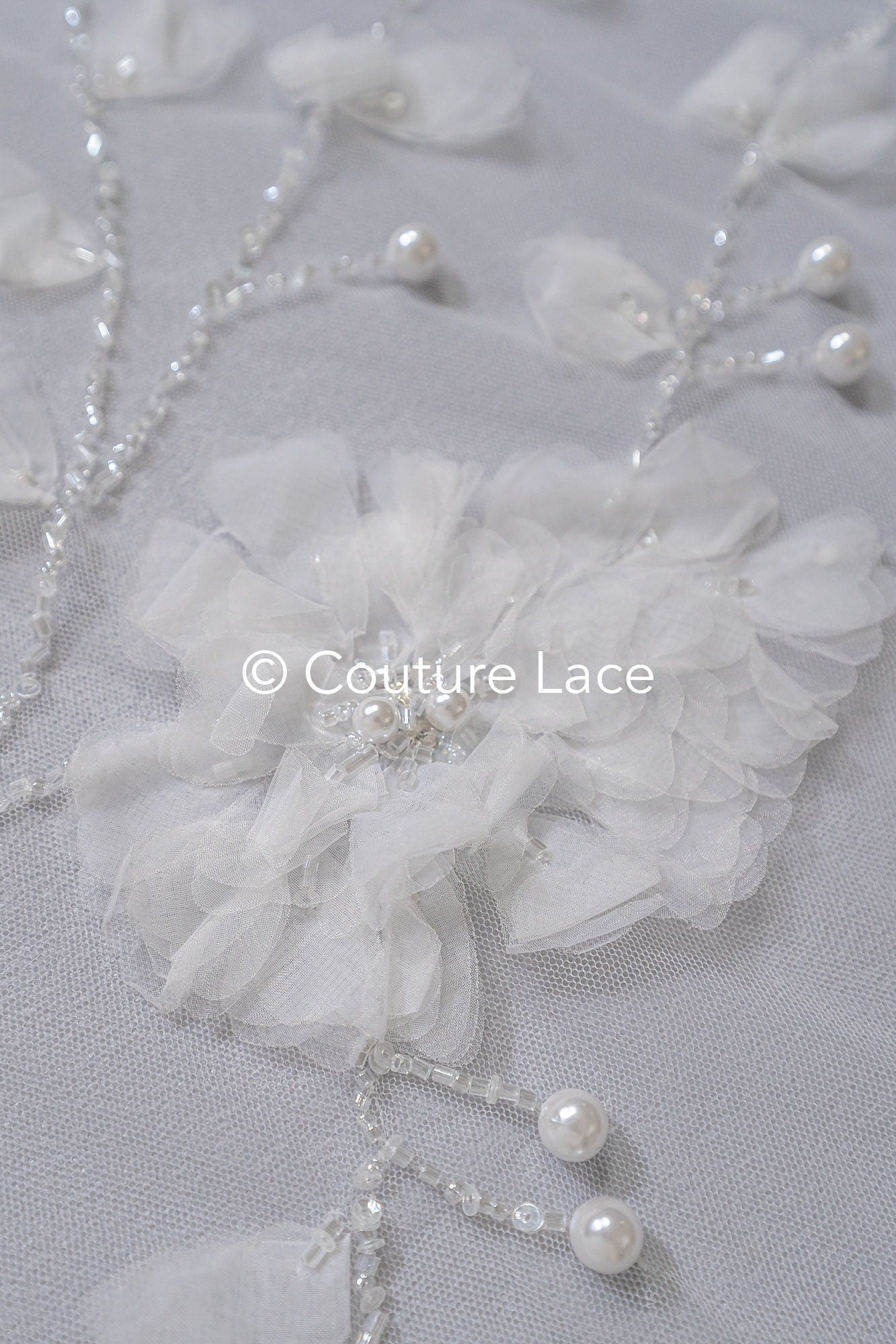 3D Blumen Spitzenstoff Off-White/ Braut Spitzenstoff/ romantischer Spitzenstoff mit 3D Blumen/ Hochzeit Spitzenstoff// L23-670