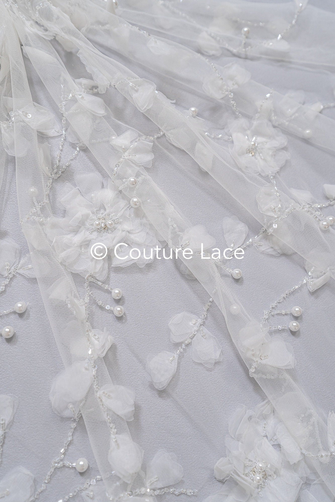 3D Blumen Spitzenstoff Off-White/ Braut Spitzenstoff/ romantischer Spitzenstoff mit 3D Blumen/ Hochzeit Spitzenstoff// L23-670