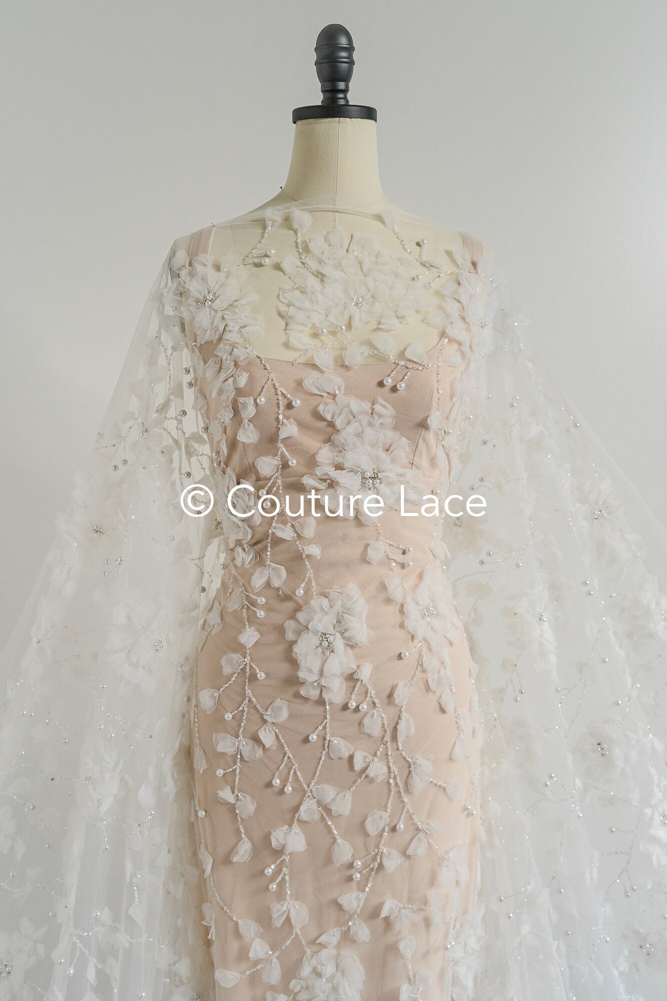 3D Blumen Spitzenstoff Off-White/ Braut Spitzenstoff/ romantischer Spitzenstoff mit 3D Blumen/ Hochzeit Spitzenstoff// L23-670