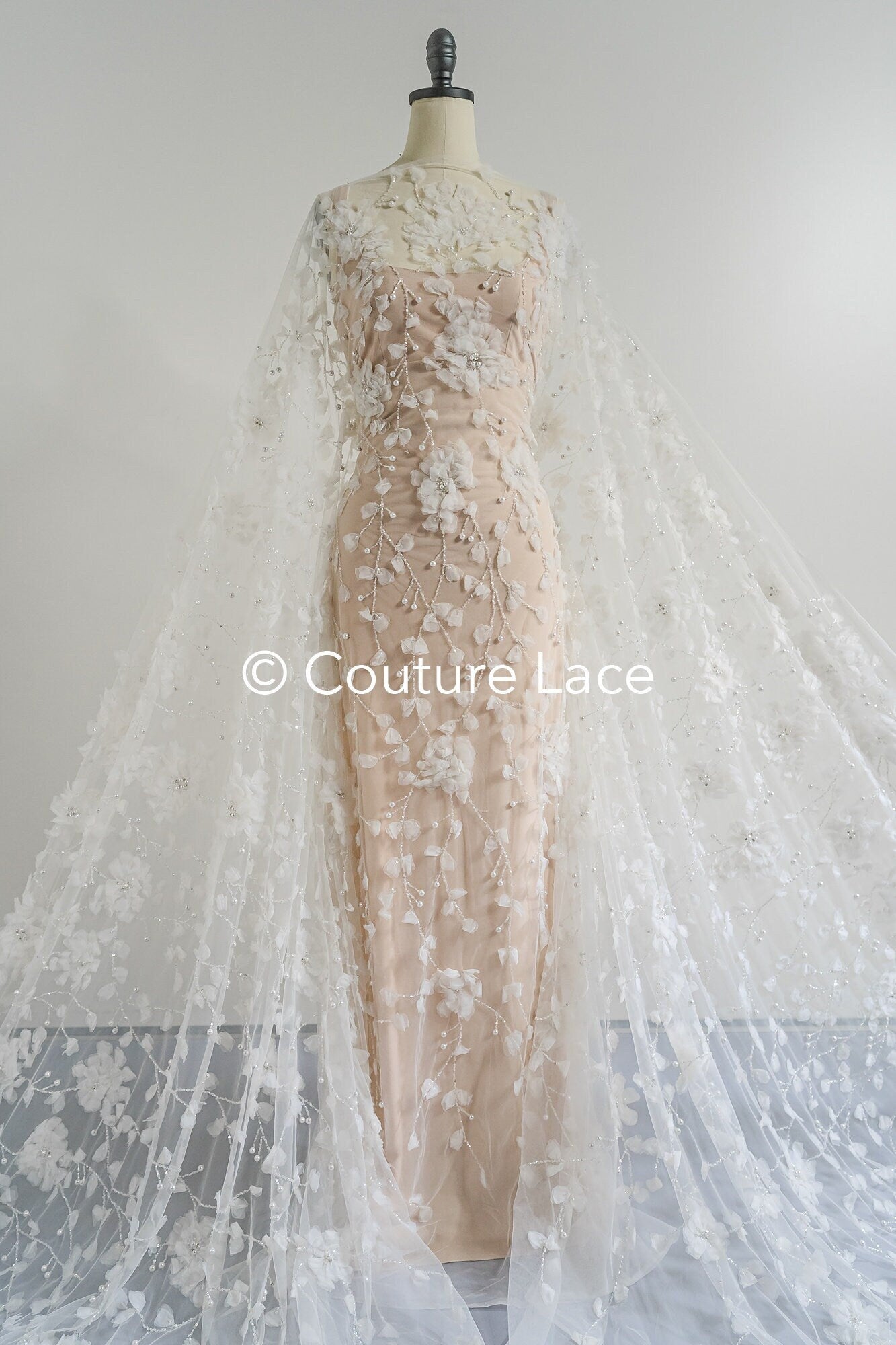 3D Blumen Spitzenstoff Off-White/ Braut Spitzenstoff/ romantischer Spitzenstoff mit 3D Blumen/ Hochzeit Spitzenstoff// L23-670