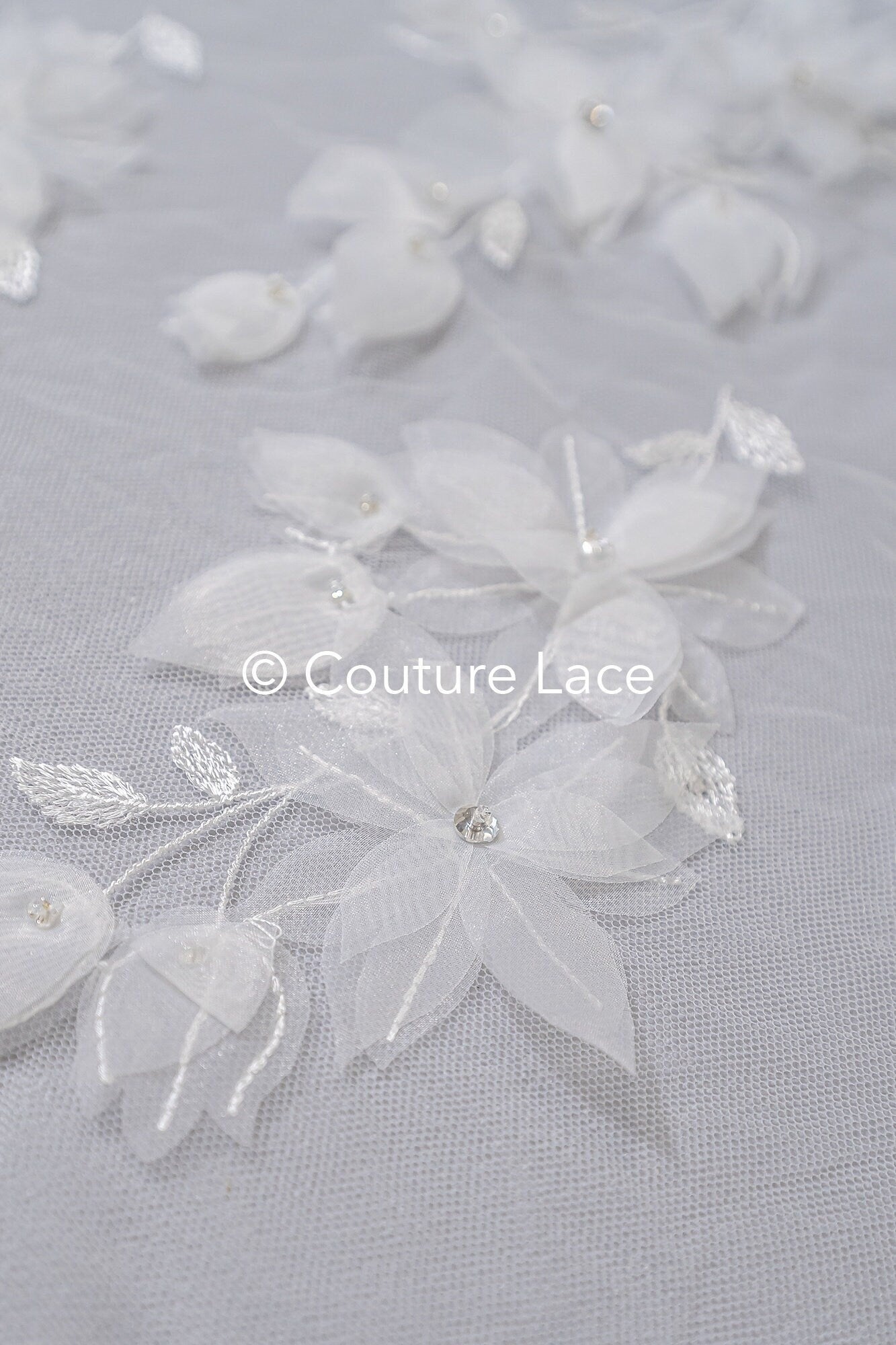 3D Blumen Spitzenstoff Off-White/ Braut Spitzenstoff/ romantische Spitze mit 3D Blumen/ Hochzeit Spitzenstoff// L23-663
