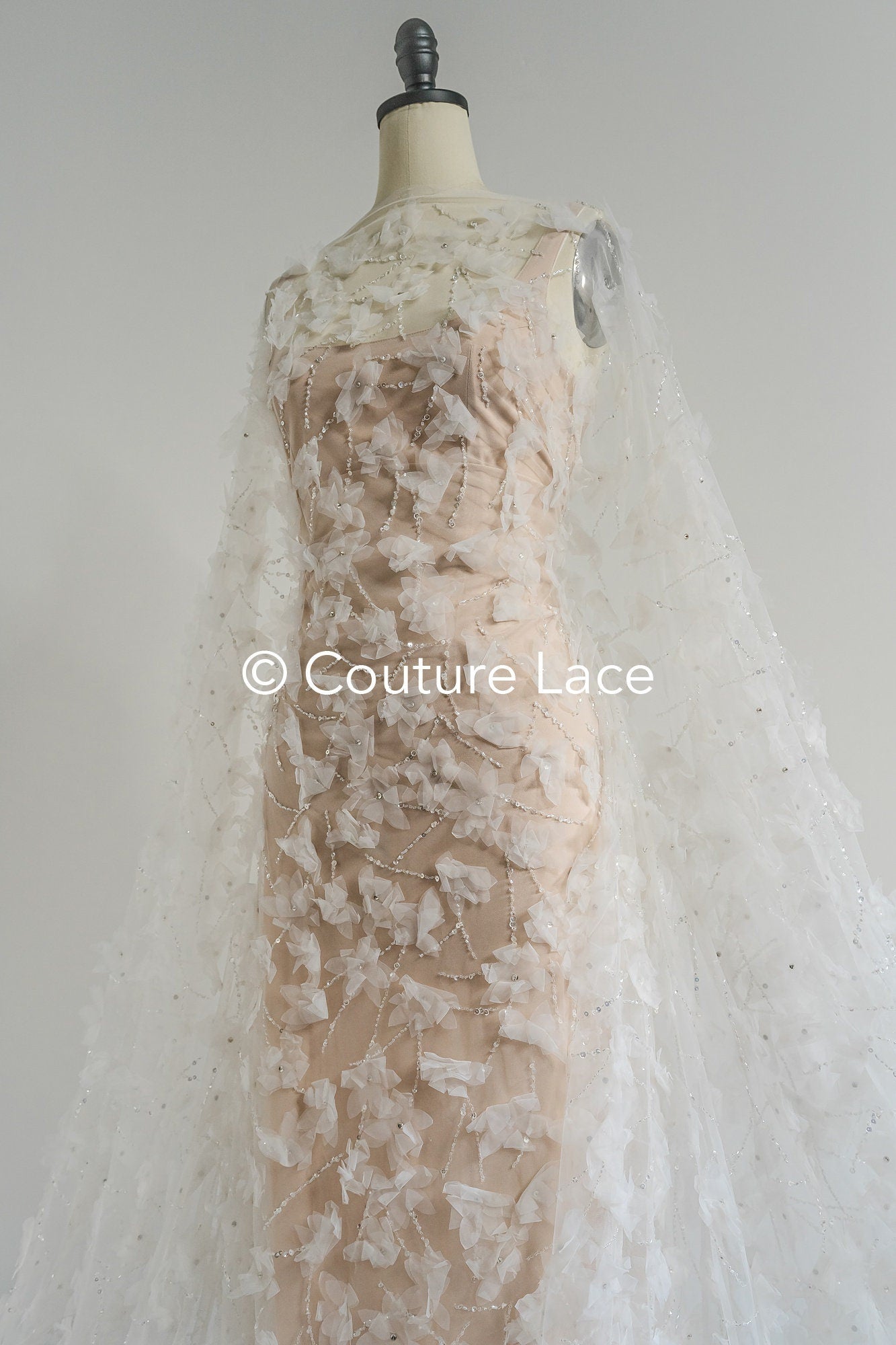 3D Blumen Spitzenstoff Off-White/ Braut Spitzenstoff mit Perlen/ romantischer Spitzenstoff mit 3D Blumen/ Hochzeit Spitzenstoff// L23-669