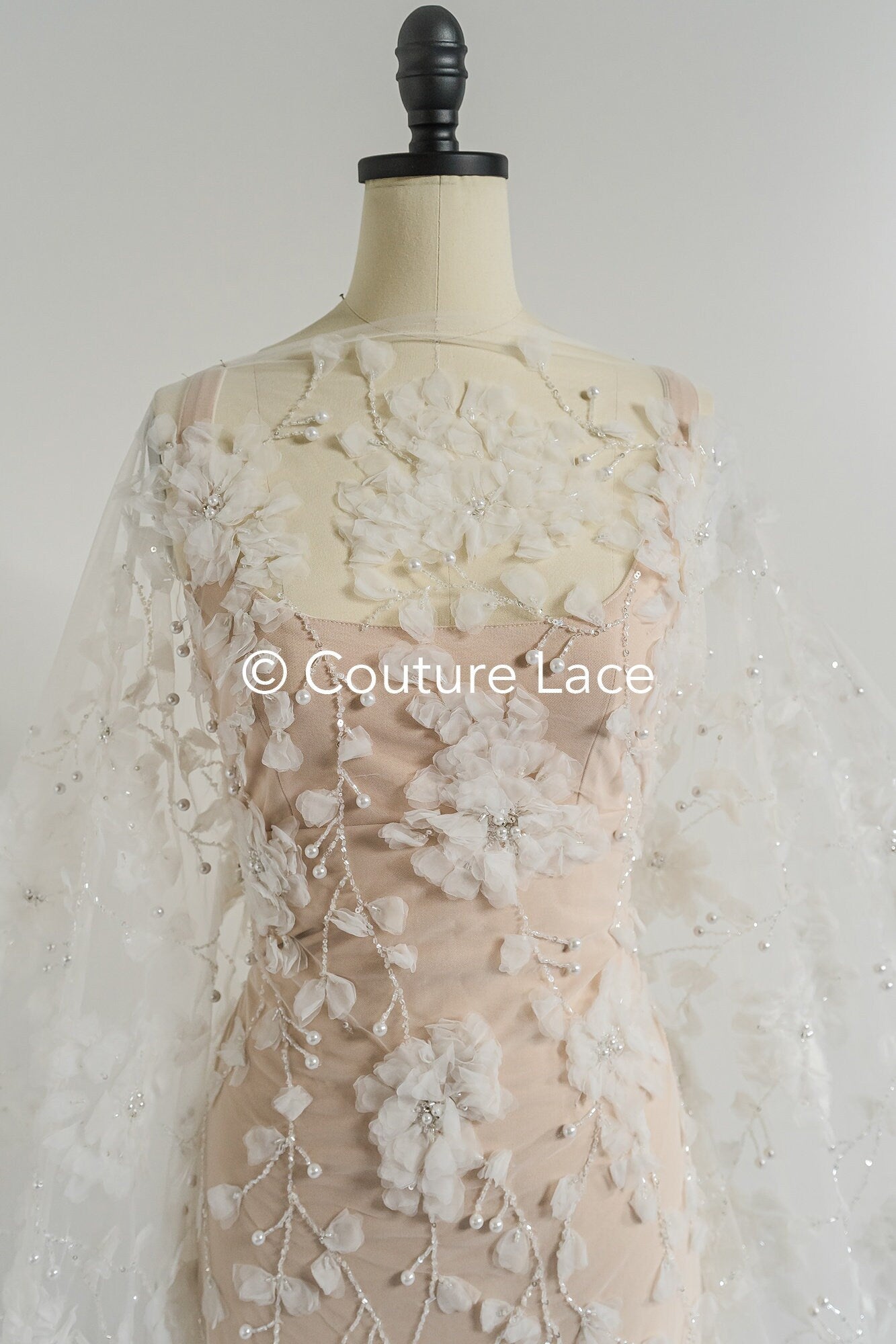 3D Blumen Spitzenstoff Off-White/ Braut Spitzenstoff/ romantischer Spitzenstoff mit 3D Blumen/ Hochzeit Spitzenstoff// L23-670