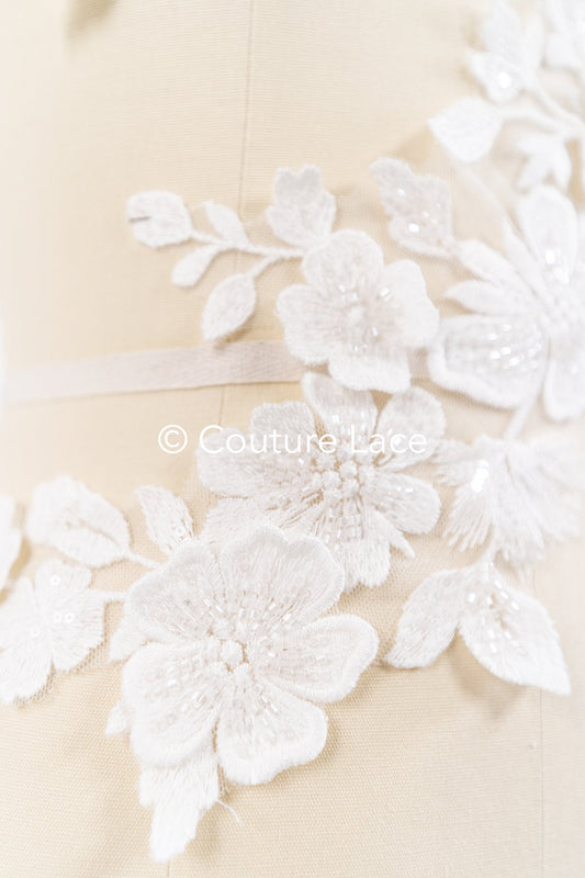 Romantische Applikation off-white/ Brautapplikation mit 3D Blumen & Perlen/ Brautkleid Spitzenapplikation/ Blumen Brautspitze Applikation// A24-383