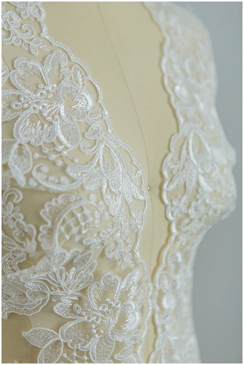 2x large mirrored lace border/ floral off-white lace border/ wedding dress lace// T17-001
