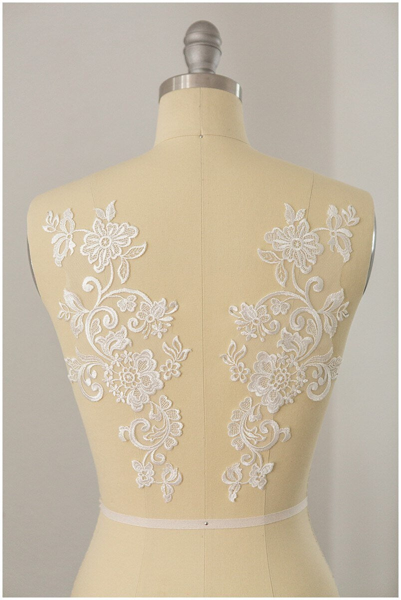 2Stk. gespiegelte weiche Spitzenblume Applikation - IVORY - Spitzenblume, Spitzenaufnäher, Brautkleid Applikation// A17-003