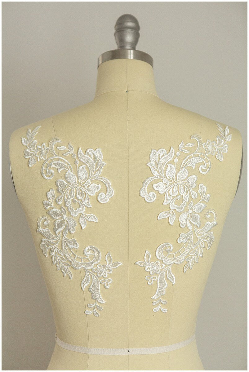2Stk. Gespiegelte Spitzenblumen Applikation - IVORY/ off-white - Spitzenblume, Spitzenaufnäher, Brautkleid Applikation// A17-013