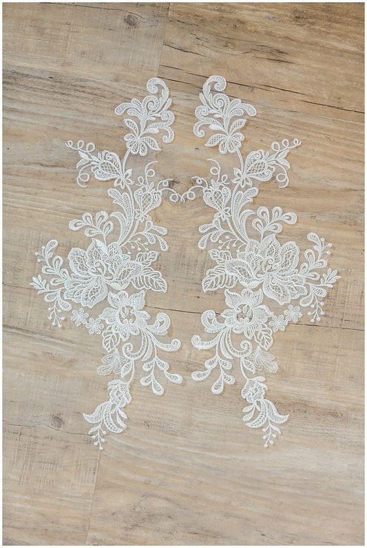 2Stk. Gespiegelte Spitzenblumen Applikation - OFF-WHITE - Spitzenblumen, Spitzenaufnäher, Brautkleid Applikation, Hochzeitskleid Spitze// A17-056