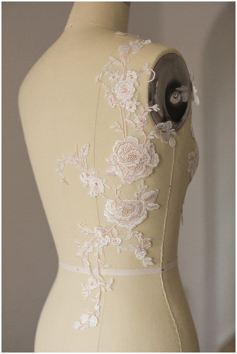 Helle Champagner/ Pfirsich gespiegelte Hochzeitskleid Applikation, Blumen Applikation, Spitzenblume, Llusion Back Lace, Blütenspitze// A17-040