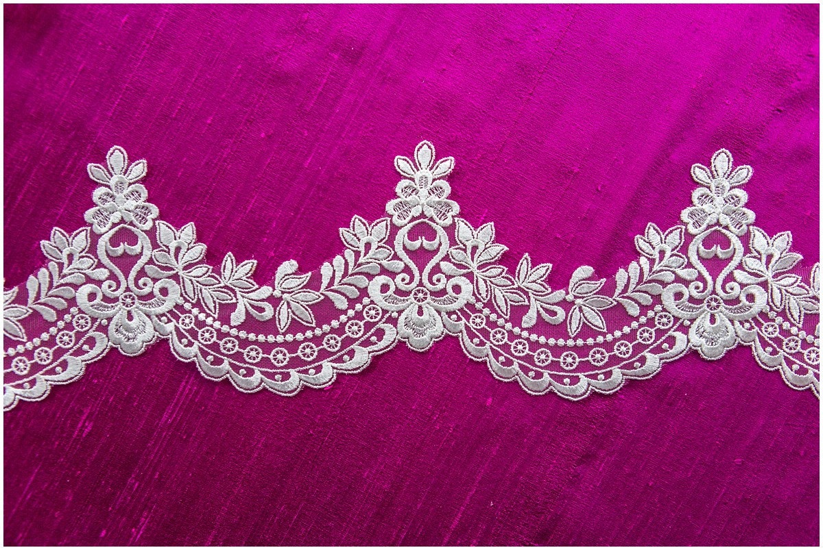 soft elegant lace trim/ bridal lace/ Chantilly lace/ ornament lace trim/ lingerie lace trim// T17-036
