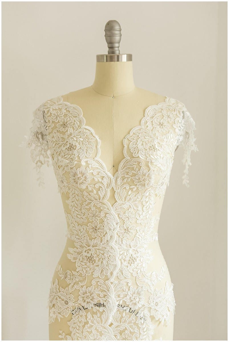 2x mirrored lace trim/ off-white ivory silver flower lace trim/ wedding dress lace// T17-019
