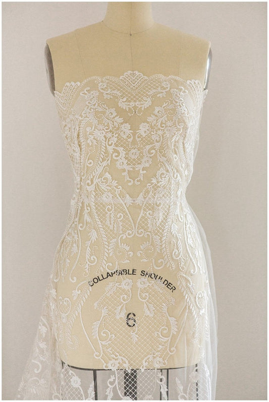 Sehr weiche und schöne Ornamentspitze mit Netzelementen - Hochzeitskleid Spitze, Brautspitze Stoff, Netzspitze Design - off-white// L17-034