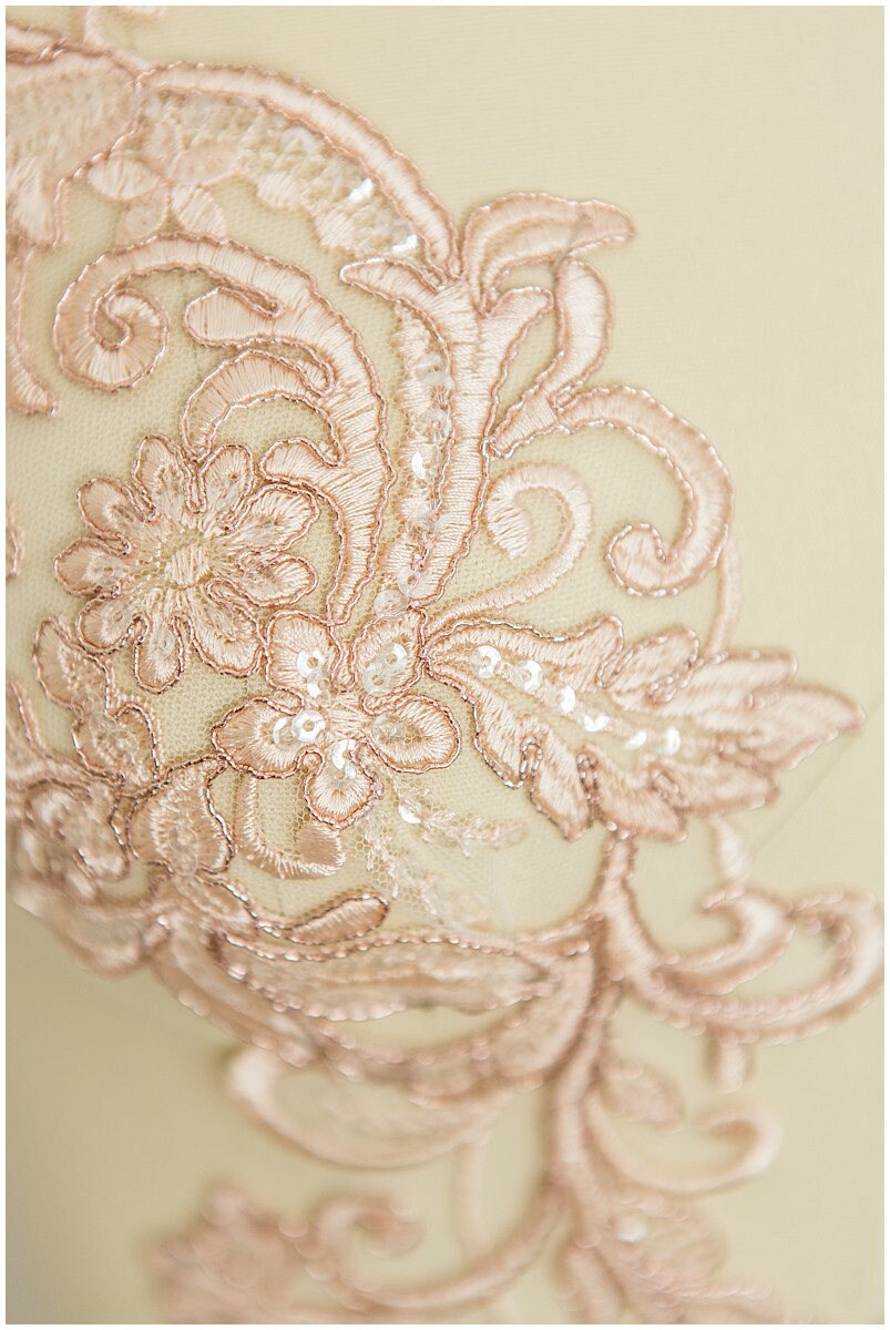 2x ROSÉ GOLD gespiegelte Spitzenblume Applikation, Spitzenblume, Hochzeitskleid Spitze, Spitzenaufnäher, Brautkleid Applikation, Goldspitze// A17-066