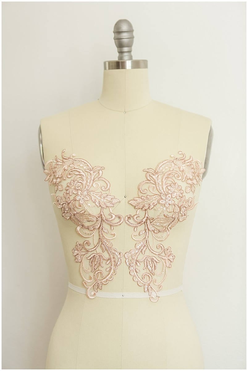 2x ROSÉ GOLD gespiegelte Spitzenblume Applikation, Spitzenblume, Hochzeitskleid Spitze, Spitzenaufnäher, Brautkleid Applikation, Goldspitze// A17-066