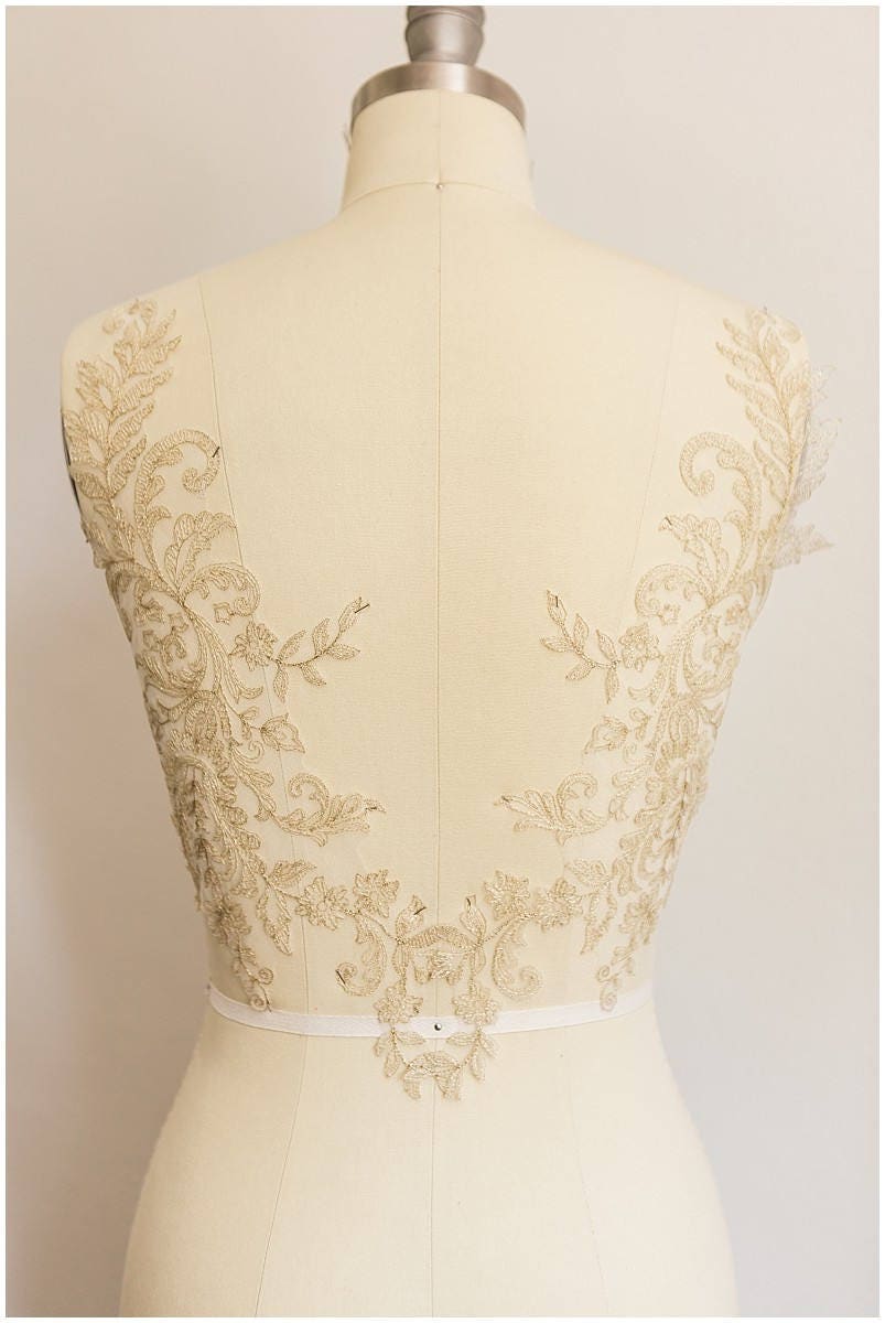 FILIGREE GOLD Spitzenblume Applikation, Spitzenblumen Applikation, Hochzeitskleid Spitze, Spitzenaufnäher, Brautkleid Applikation, GoldSpitze Applikation// A17-070