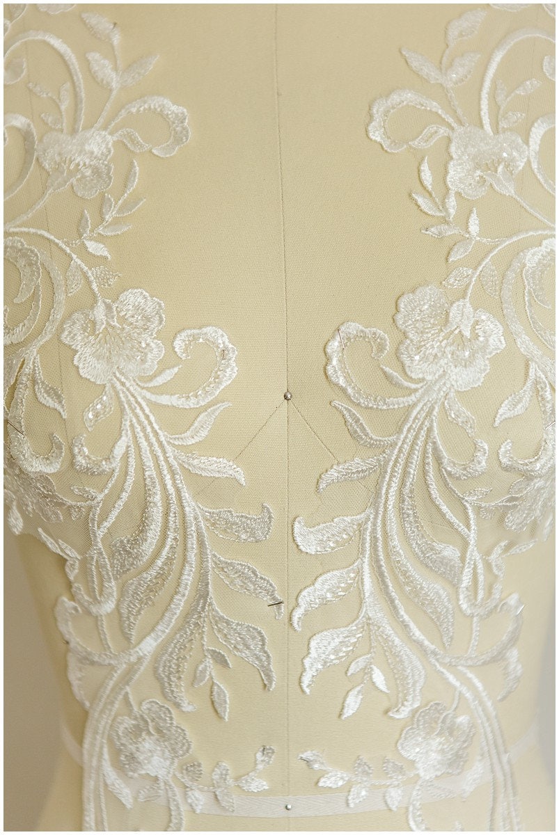 2Stk. Gespiegelte Brautblüten Applikation für Hochzeitskleider - IVORY + PAILLETTEN Spitzenblume, Spitzenaufnäher, Hochzeitskleid Applikation// A17-059