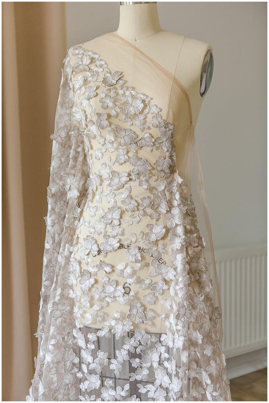 3D Schmetterling Spitzenstoff Weiß Silber/ Braut Spitzenstoff/ Hochzeitskleid Spitzenstoff mit 3D Schmetterlingen// L17-071