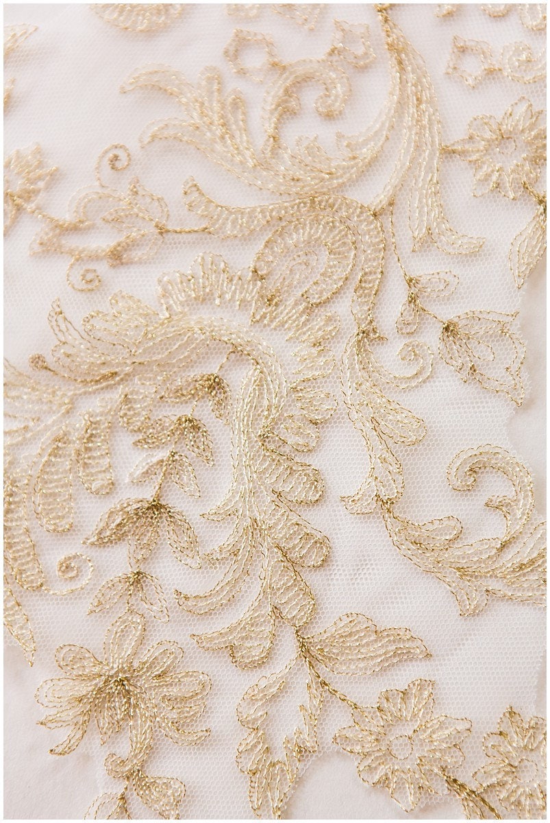 FILIGREE GOLD Spitzenblume Applikation, Spitzenblumen Applikation, Hochzeitskleid Spitze, Spitzenaufnäher, Brautkleid Applikation, GoldSpitze Applikation// A17-070