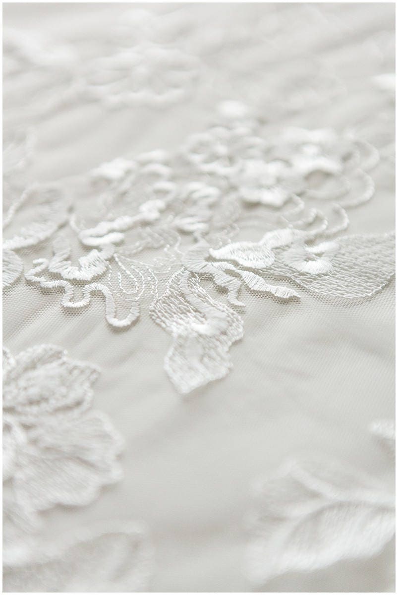 Blumen Spitzenstoff Off-White/ sehr weicher Hochzeit Spitzenstoff/ florale Brautspitze// L17-080