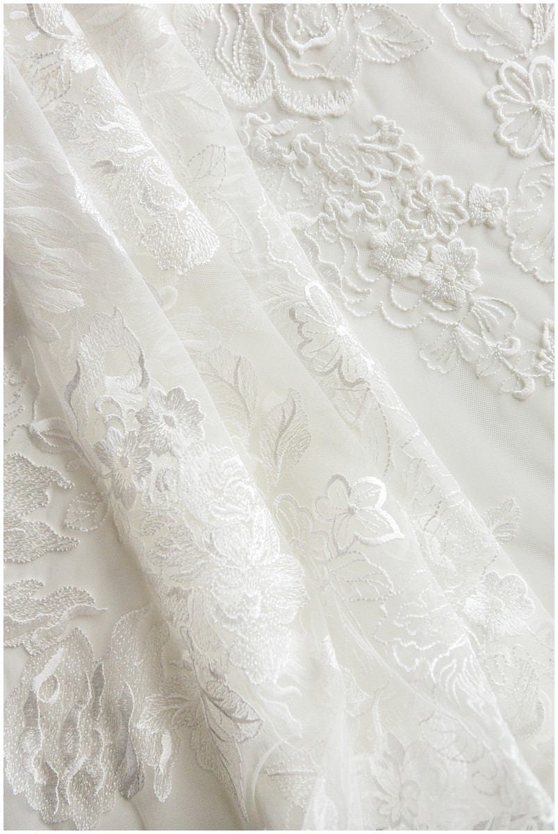 Blumen Spitzenstoff Off-White/ sehr weicher Hochzeit Spitzenstoff/ florale Brautspitze// L17-080