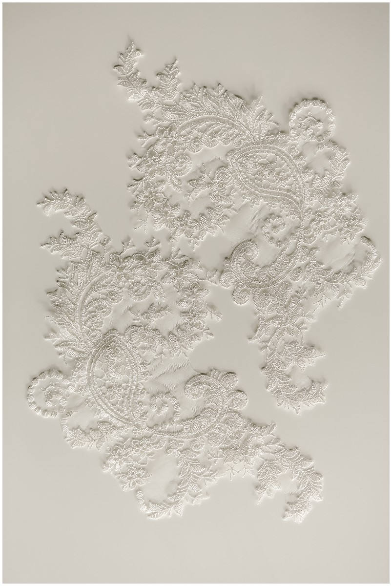 1 PAAR (2Stk.) gespiegelte Spitzenblume Applikation - OFF-WHITE - Spitzenblume, Spitzenaufnäher, Brautkleid Applikation, Hochzeitskleid Spitzenaufnäher// A17-009