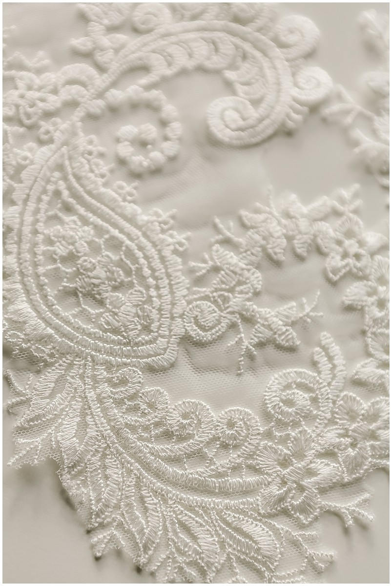 1 PAAR (2Stk.) gespiegelte Spitzenblume Applikation - OFF-WHITE - Spitzenblume, Spitzenaufnäher, Brautkleid Applikation, Hochzeitskleid Spitzenaufnäher// A17-009