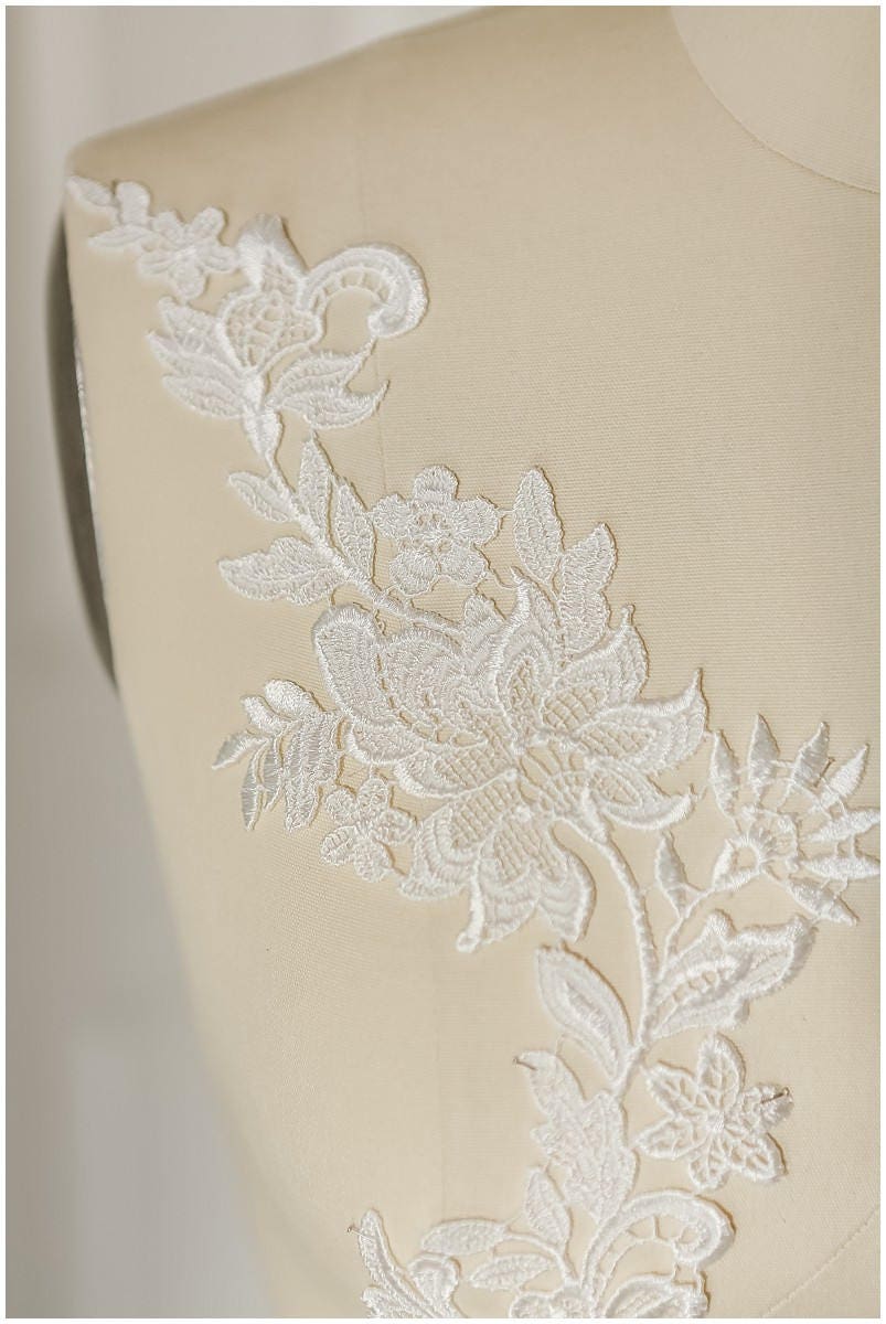 Guipure Blumen Applikation, Häkel-Spitzenapplikation, Makramee Spitzenblume, Spitzenaufnäher, Brautkleid Applikation, Hochzeitskleid Spitzenblume// A17-016