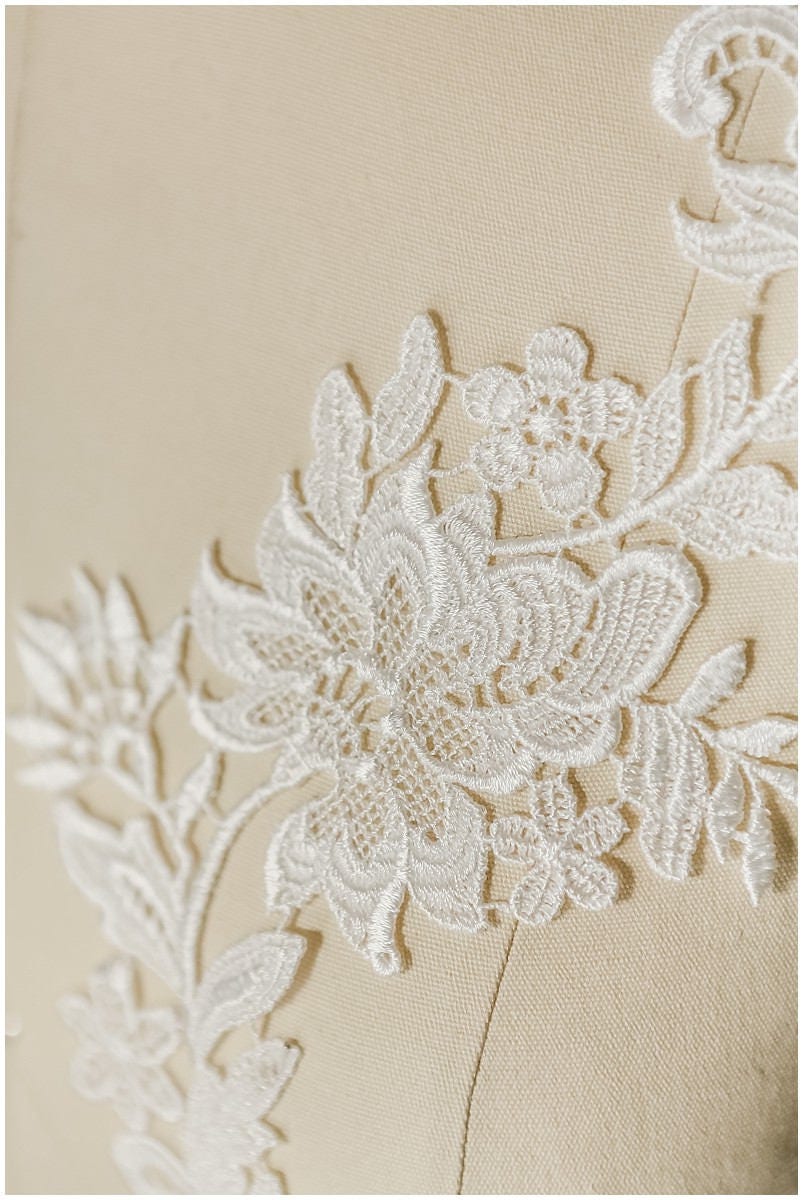 Guipure Blumen Applikation, Häkel-Spitzenapplikation, Makramee Spitzenblume, Spitzenaufnäher, Brautkleid Applikation, Hochzeitskleid Spitzenblume// A17-016