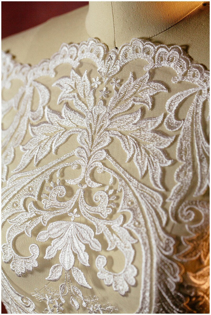 Guipure lace trim/ bridal lace trim/ wedding dress lace trim/ off-white ivory lace trim// T17-014
