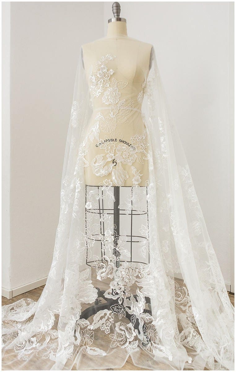 Blumen Spitzenstoff Off-White/ sehr weicher Hochzeit Spitzenstoff/ florale Brautspitze// L17-080