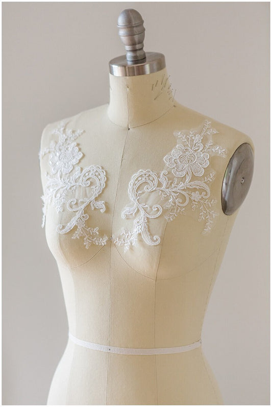 Spitzenblume Applikationen, bestickte BlumenSpitze Aufnäher, Spitzenstickerei, Brautkleid Spitzen Applikation, Brautkleid Spitze Applikation, Brautspitze// A17-098