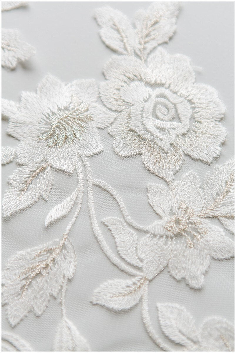 Spitzenblumen Aufnäher, BlumenApplikation, Romantische BlumenSpitze Applikation, Hochzeitskleid Spitze, Hochzeitskleid Spitzenapplikation, Brautspitze// A17-099