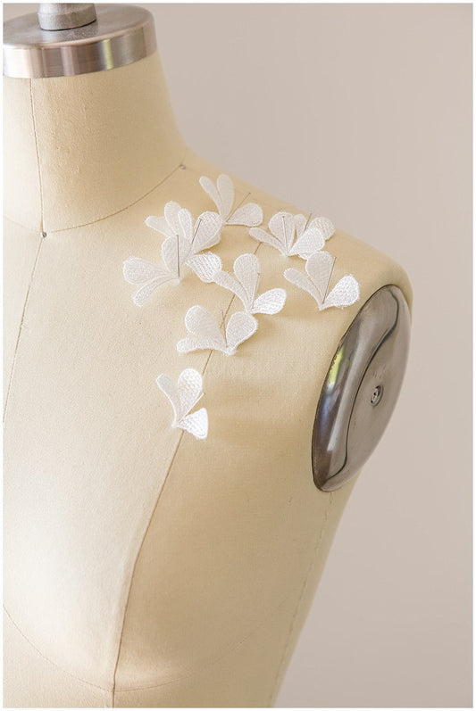 20 pièces. Fleurs 3D pour la couture/ applique de dentelle de robe de mariée/ applique de dentelle de mariée// A17-090-1