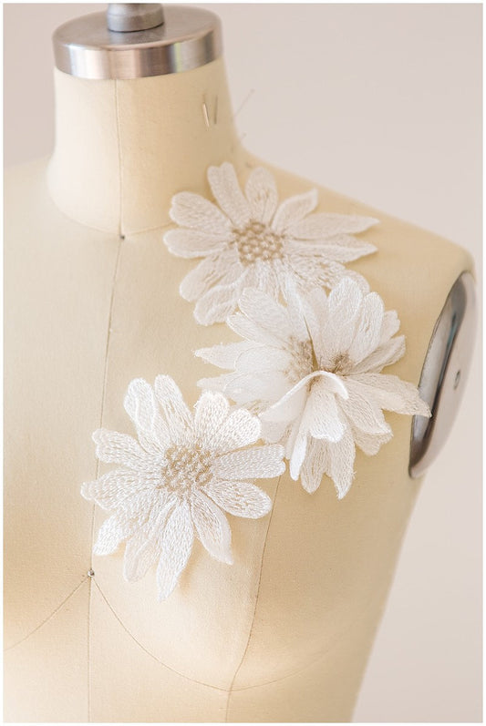 20 pièces. Applique de fleur 3D/ Applique de dentelle de robe de mariée/ Applique 3D nuptiale// A17-100-1