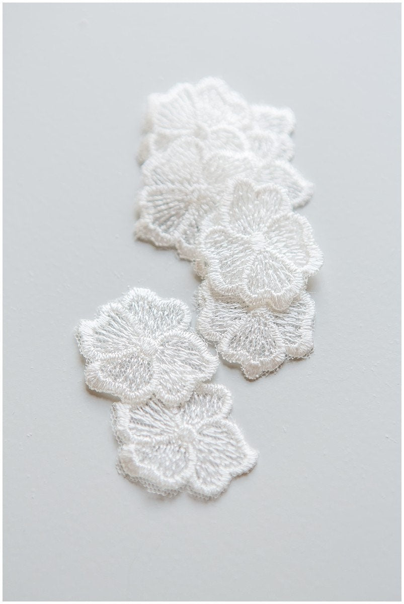10pcs. 3D flowers for sewing/ 3D lace applique/ 3D lace flower/ wedding dress lace applique/ wedding dress applique// A17-111