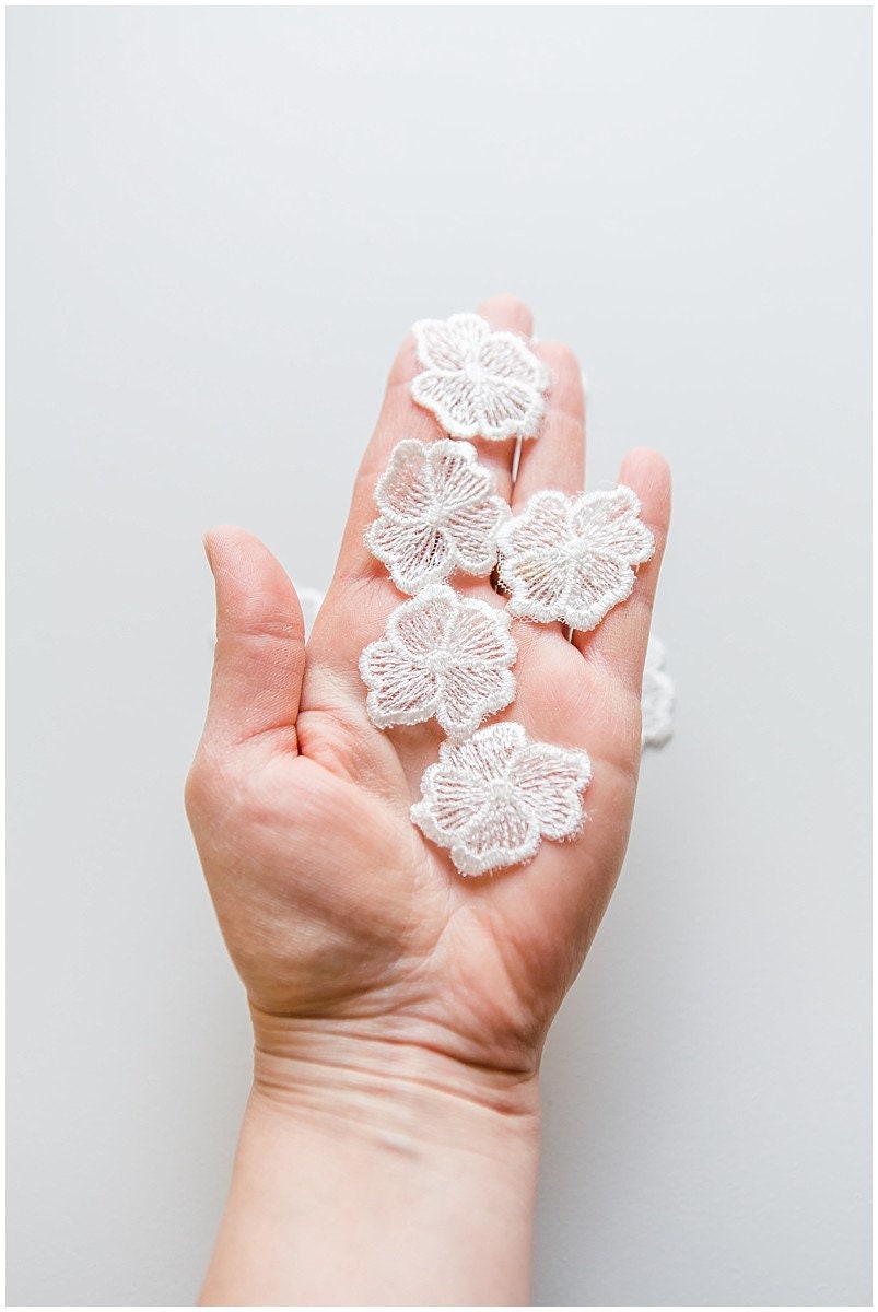 10pcs. 3D flowers for sewing/ 3D lace applique/ 3D lace flower/ wedding dress lace applique/ wedding dress applique// A17-111