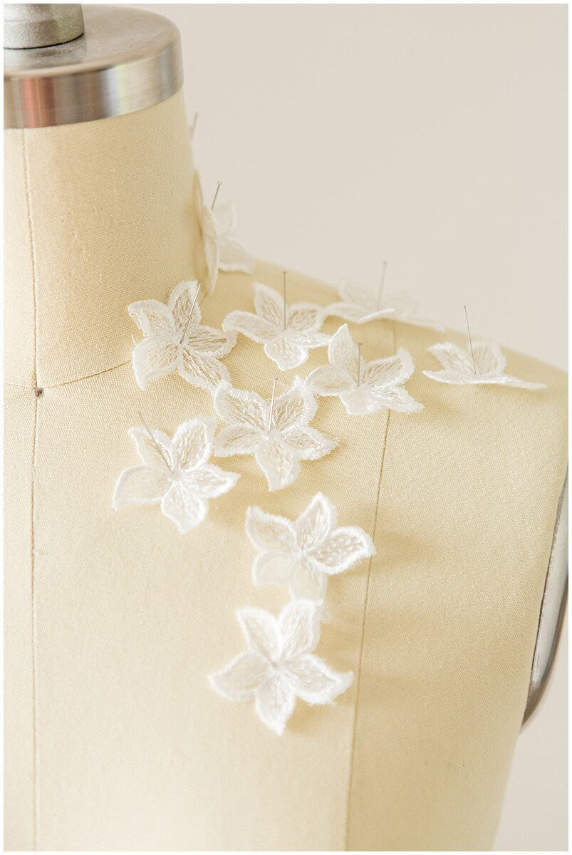 10pcs lace flower patch/ 3D lace flower/ wedding dress lace applique/ bridal 3D applique// A17-113