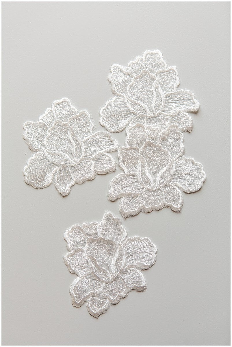 4pcs. 3D lace flower patch/ 3D flower lace applique/ wedding dress applique/ bridal dress applique// A17-119