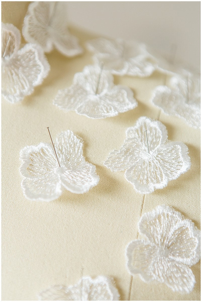 10pcs 3D lace flowers for sewing/ 3D flower applique/ wedding dress lace applique/ bridal lace// A17-120