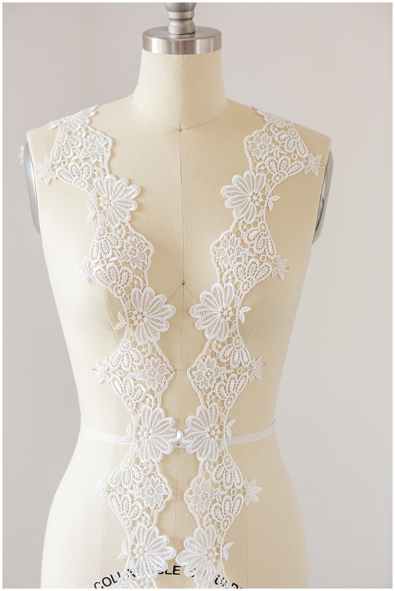 Guipure lace trim off-white/ Crocheted lace trim/ Boho bridal lace trim/ Veil lace/ Lace embroidery// T17-034