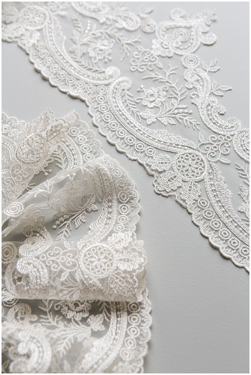 Lace trim off-white/ bridal lace trim/ embroidered lace trim/ elegant bridal lace trim/ wedding dress veil lace// T17-046