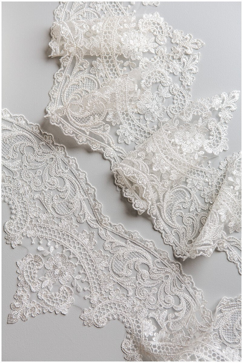 Bridal lace trim off-white/ Brut veil lace trim/ elegant bridal lace trim// T17-048