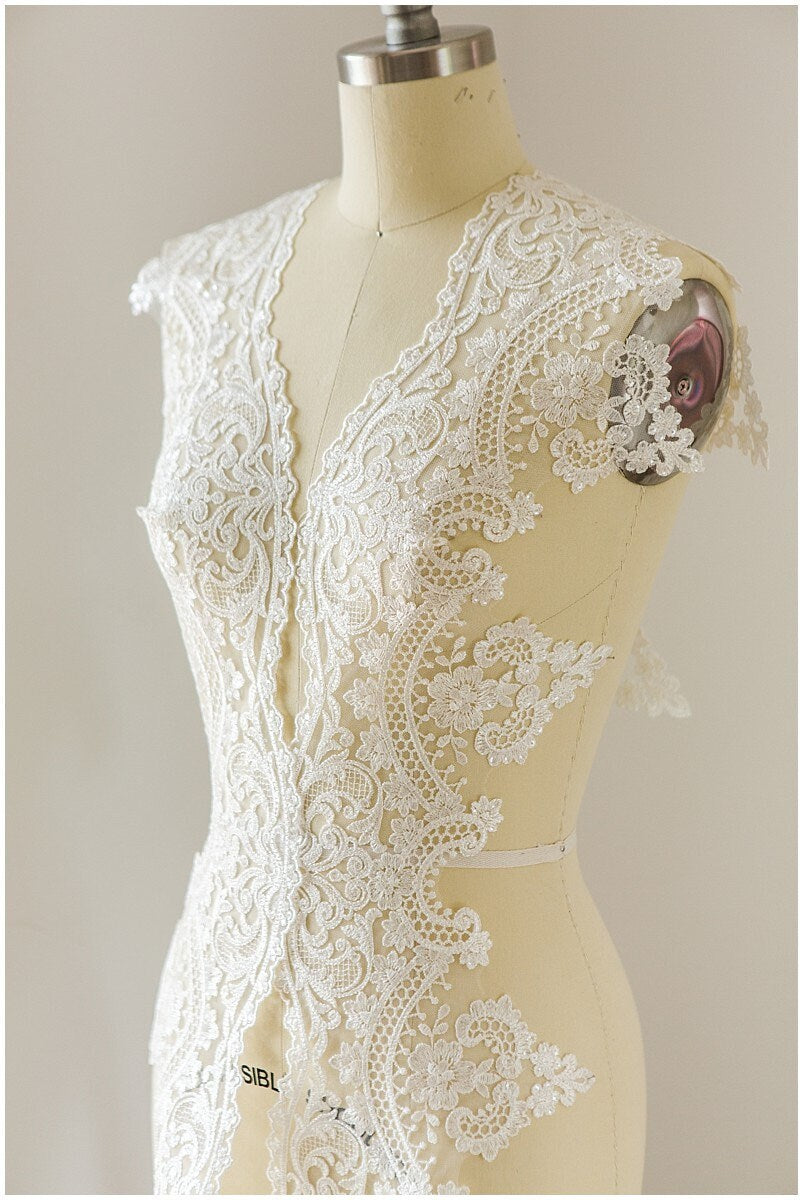 Bridal lace trim off-white/ Brut veil lace trim/ elegant bridal lace trim// T17-048