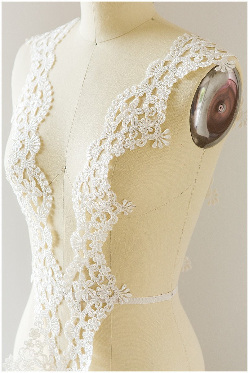 Bridal lace trim off-white/ wedding dress lace trim/ veil lace trim/ elegant bridal lace trim// T17-050