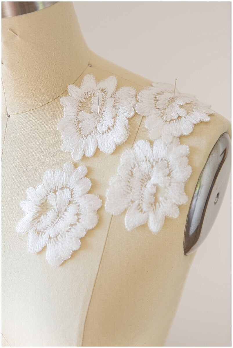 8pcs. 3D lace flowers for sewing on/ 3D flower lace applique/ wedding dress lace applique/ bridal lace// A17-083