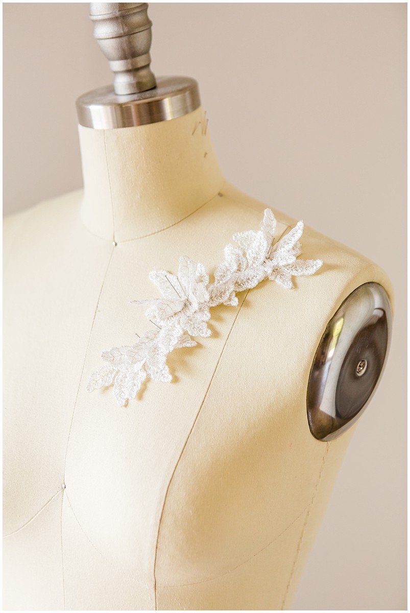 18pcs 3D lace leaf for sewing/ 3D flower lace applique/ wedding dress lace applique/ bridal lace// A17-108