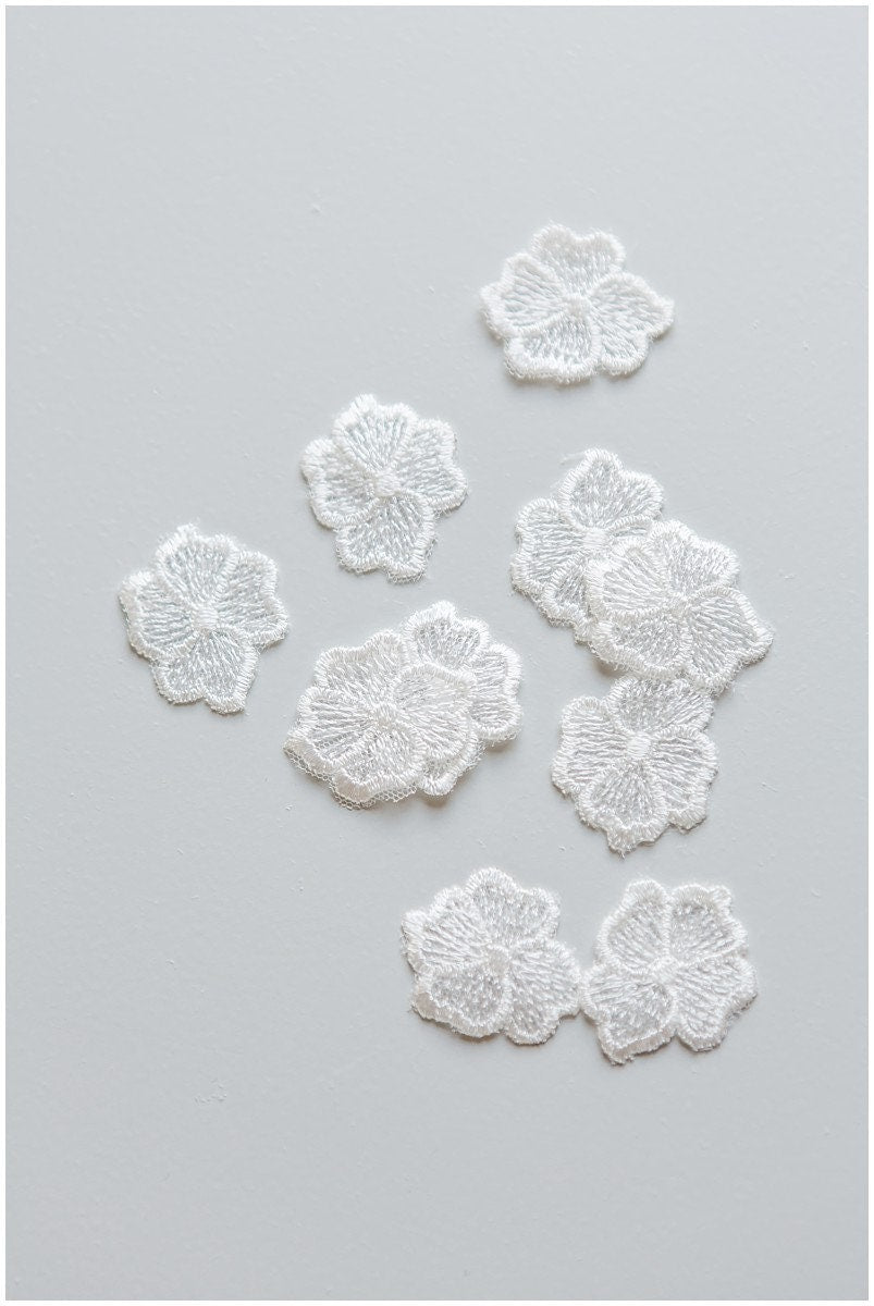 10pcs. 3D flowers for sewing/ 3D lace applique/ 3D lace flower/ wedding dress lace applique/ wedding dress applique// A17-111